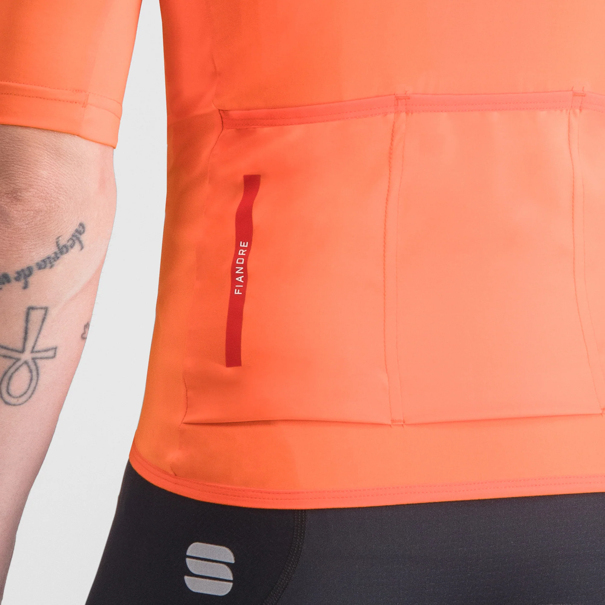 Sportful Fiandre Short Sleeve Light Jacket - Image 10