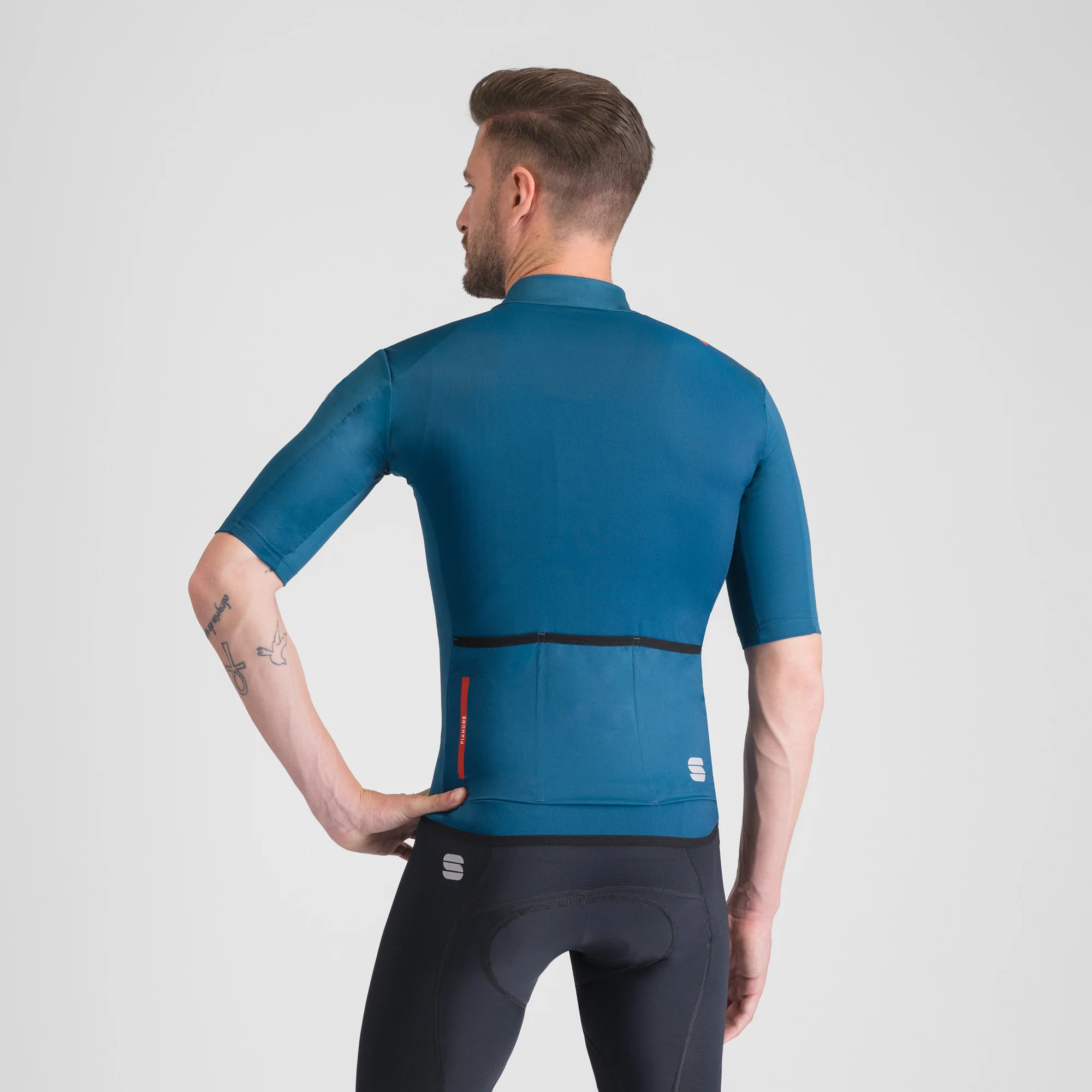 Sportful Fiandre Short Sleeve Light Jacket - Image 14